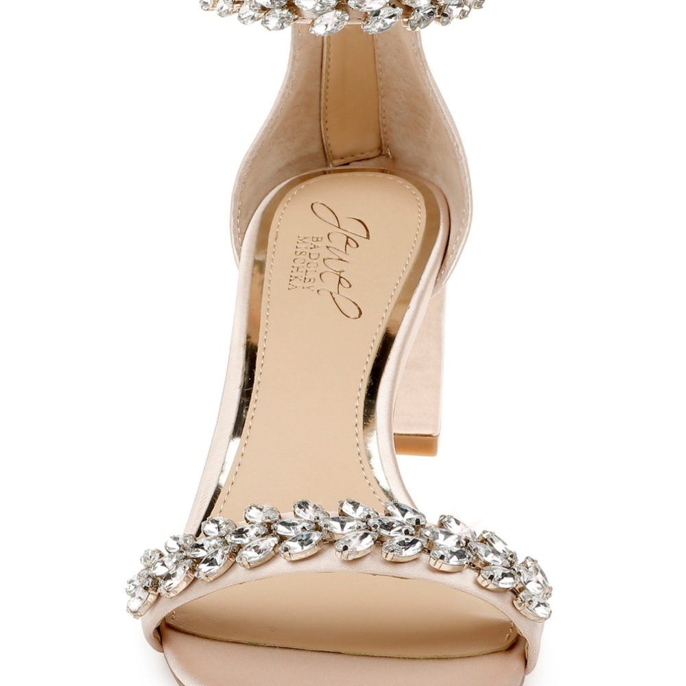 Never worn Jewel Badgley Mischka block heels